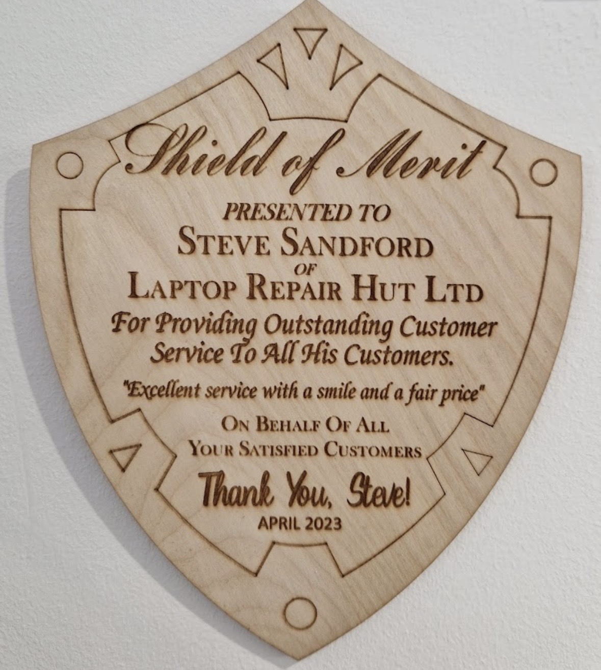 Laptop Repair Hut customer service award presented to Stephen